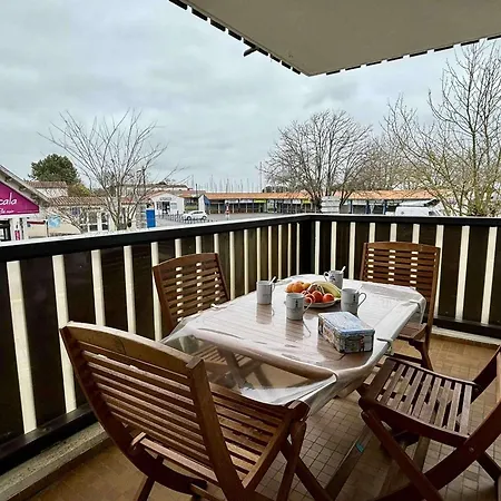 Apartment Cosy A Saint-georges-d'oleron, 4 Couchages, Proche Et Commerces, Avec Balcon Et Parking - Fr-1-246a-295